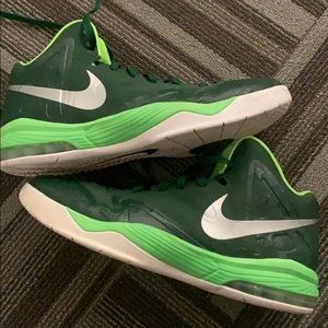 Nike basketball shoe